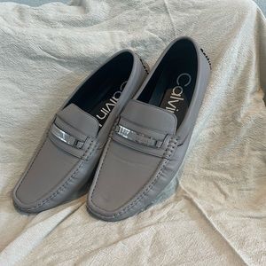 Men’s Gray Dress Shoes, size 10.5.